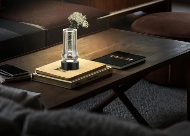 vase table lamp in luxury hotel